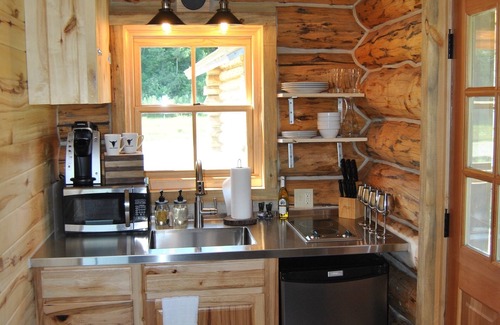 Roberts Cabin | Top-Rated Buffalo Cabin @ Paris Montana® with Pet-Friendly Amenities