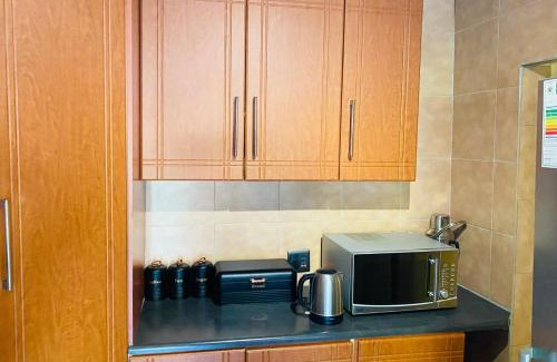 Dwarsloop Bed & Breakfast | Budget-Friendly Buffalo Guest Lodge for Families