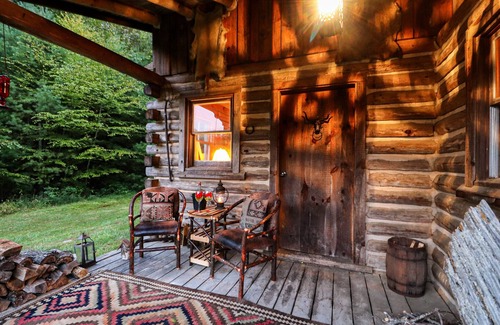 Floyd Cabin | Pet-Friendly Buffalo Hollow Preserve with Ocean Views