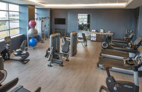 Downtown Buffalo Hotel | Experience Comfort at Buffalo Marriott LECOM HARBORCENTER