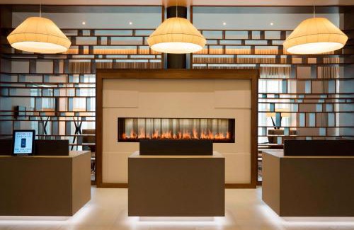 Downtown Buffalo Hotel | Experience Comfort at Buffalo Marriott LECOM HARBORCENTER