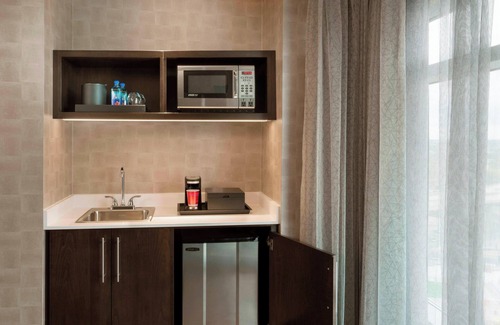 Downtown Buffalo Hotel | Premier Buffalo Marriott at LECOM HARBORCENTER Awaits You