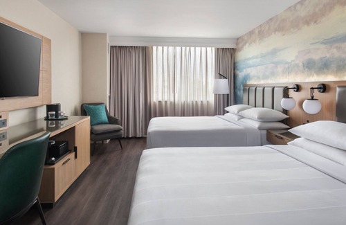 Amherst Hotel | Buffalo Marriott Niagara: Family-Friendly Stay with Pool & Spa