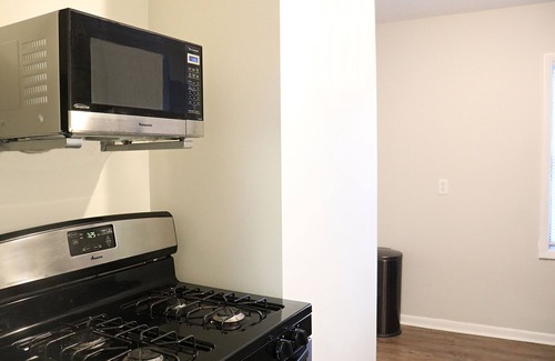 Buffalo Apartment | Premier Buffalo Apartment with Spa & Hot Tub Amenities