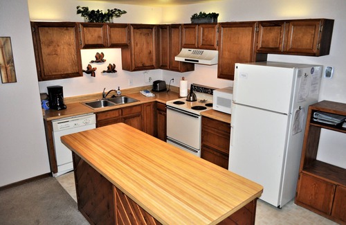 Wildernest Hotel | Buffalo Ridge 2 Bed Loft: Family-Friendly Getaway Awaits