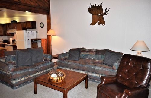 Wildernest Hotel | Buffalo Ridge 2 Bed Loft: Family-Friendly Getaway Awaits