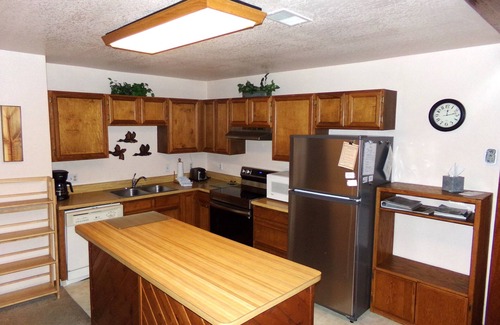 Wildernest Hotel | Buffalo Ridge 2 Bed Loft: Family-Friendly Getaway Awaits