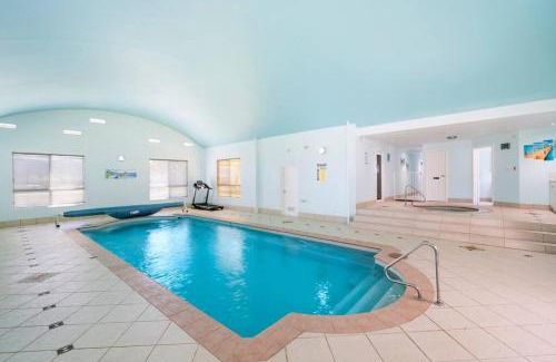 Merriang House | Relax at Buffalo River Retreat with Private Pool & Hot Tub