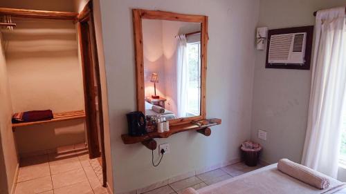 Hluhluwe Bed & Breakfast | Inviting Buffalo Thorn Bed & Breakfast with Pool Access