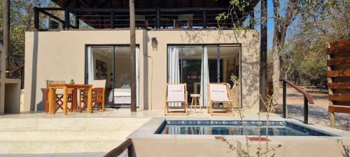 Marloth Park Villa | Buffalo Thorn Villa: Family-Friendly Stay by Kruger Park