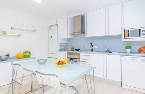 Sa Rapita House | Discover Bugambilia: Oceanfront Chalet with Free WiFi