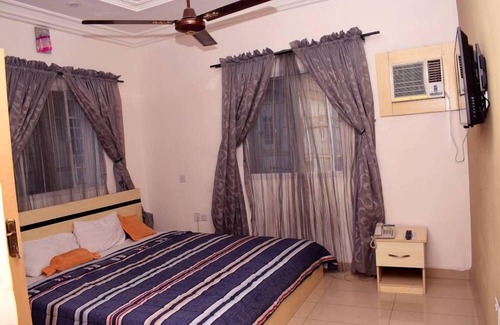 Port Harcourt Hotel | Explore Buggatti Hotel and Suites with Pool & Dining Options