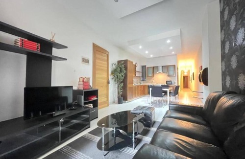 Bugibba Apartment | Bugibba Central Modern Apartment, Charming 2-bedroom apartment with AC, WiFi