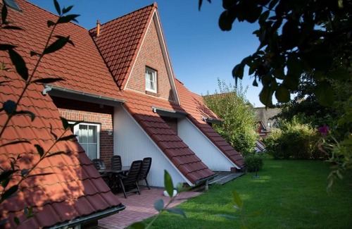 Nordseebad Burhave House | Unforgettable Stay at Seepark Burhave with Oceanfront Pool