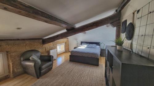 Haro Apartment | Central Retreat for Couples - Rated 9.4/10 by Guests