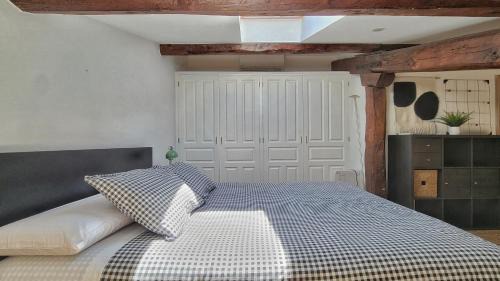 Haro Apartment | Central Retreat for Couples - Rated 9.4/10 by Guests