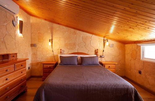 La Vereda Apartment | Oceanfront Retreat at Buhardilla Nuria - Rated 9.7/10