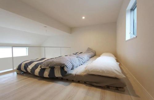 Higashi Apartment | Family-Friendly Retreat at Building A101 / Vacation STAY 1276