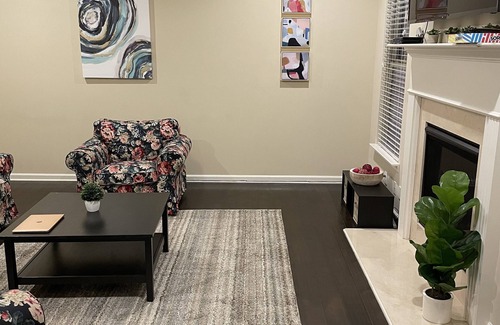Lawrenceville House | Family-Friendly Stay for Up to 8 with Kitchen & Breakfast
