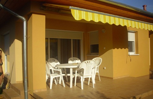 Balatonboglar House | Experience German Standards with Oceanfront Views