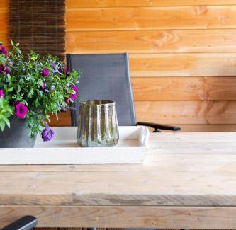 Matsloot House | Oceanfront Retreat: Buiten Huisje aan de Vaart 2