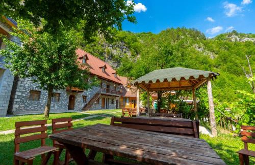 Theth House | Discover Bujtina Berishta Theth: Pet-Friendly Retreat
