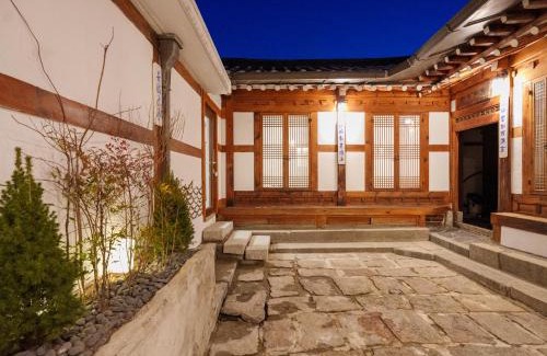 Gahoe-dong Apartment | Bukchon Hanok - 'Yul Jae' The access code is sent by message