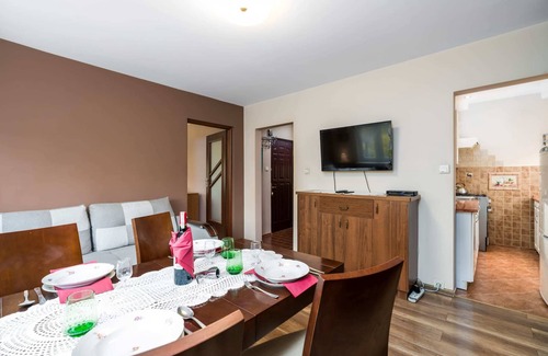 Grunwald Apartment | Discover a Top-Rated One-Bedroom Apartment near the Airport