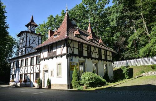 Szczawno-Zdroj Bed & Breakfast | Budget-Friendly Bukowy Dworek with Breakfast & Family Amenities
