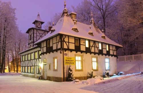 Szczawno-Zdroj Bed & Breakfast | Budget-Friendly Bukowy Dworek with Breakfast & Family Amenities