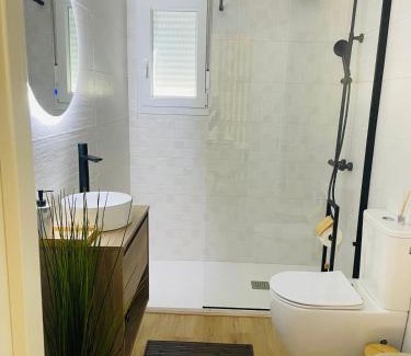 Nava de la Asuncion House | Outstanding Bulevar Suite: Child-Friendly Retreat Awaits