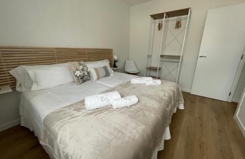Nava de la Asuncion House | Outstanding Bulevar Suite: Child-Friendly Retreat Awaits