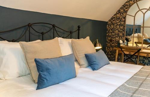 Sonning Hotel | Experience Comfort at Bull Inn: Pet-Friendly & Family-Welcoming
