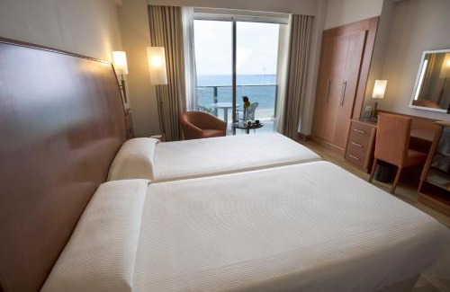 Las Palmas de Gran Canaria Hotel | Elegant Stay at Bull Reina Isabel & SPA with Oceanfront Views