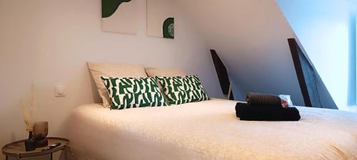 Quimper Apartment | Indulge in Comfort at Bulle de douceur en hypercentre