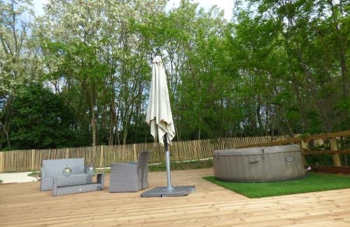 Jarcieu Bed & Breakfast | Relaxing Escape at Bulle SPA Paysanne with Ocean Views