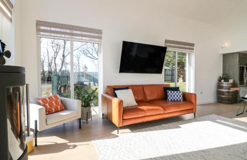 Banff House | Family-Friendly Bullpens: 4-Star Stay with a Perfect Score