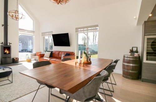 Banff House | Family-Friendly Bullpens: 4-Star Stay with a Perfect Score
