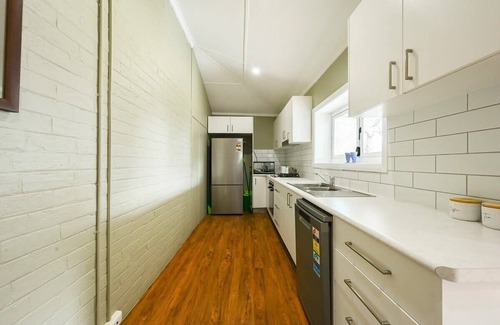 Dubbo House | Discover Bultje Bliss: CBD Haven with Timeless Charm