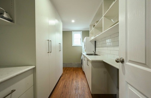 Dubbo House | Discover Bultje Bliss: CBD Haven with Timeless Charm