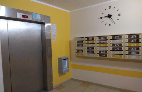 Naberezhnye Chelny Apartment | Budget-Friendly Bulvar Cvetochny with Wheelchair Access
