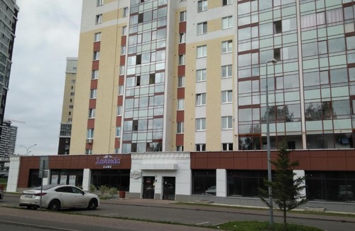 Naberezhnye Chelny Apartment | Budget-Friendly Bulvar Cvetochny with Wheelchair Access