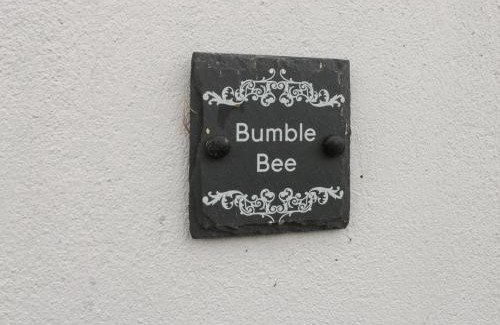 Axminster House | Family-Friendly Bumble Bee Retreat: A 4-Star Getaway
