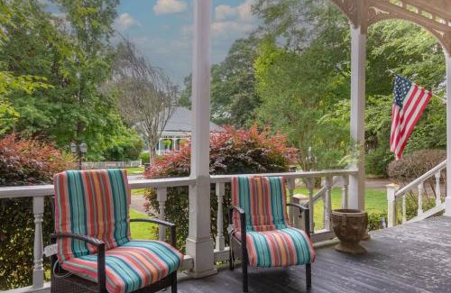 Columbus House | Experience Bumblebee Mansion with Tiny Home Amenities
