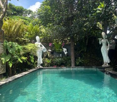 Kutuh Kaja Villa | Discover Bumbung Sari Villa: Oceanfront Bliss Awaits