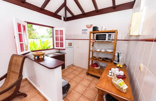 Capesterre-de-Marie-Galante House | Relax at Bungalow Pom Malaka with Ocean View and Pool