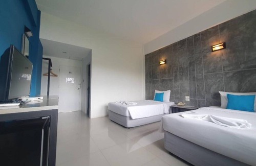 Makham Tia Hotel | Inviting Bun Hotel: Pool, Spa & Family-Friendly Amenities