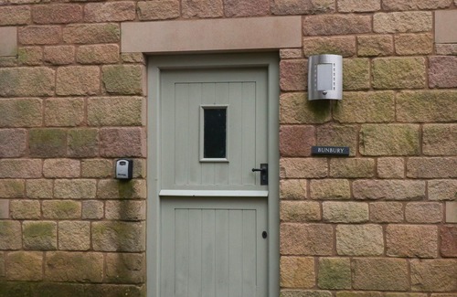 Farley Cottage | Family-Friendly Bunbury with Open Fire Near Alton Towers