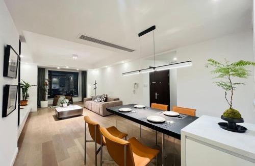 Huangpu Apartment | Bund Branch New west door 2 bedrooms big house