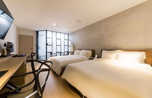 Seohyeon-dong Hotel | Eco-Friendly Bundang Hotel & U: Top-Rated Family Retreat